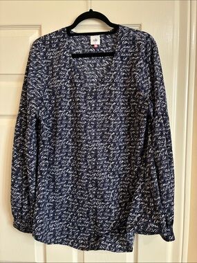 CAbi 5336 Te Amo Navy Script-Print Blouse
